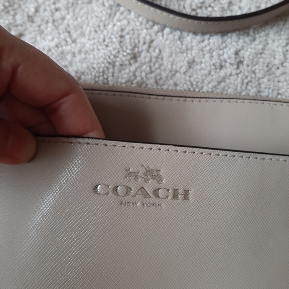 🎉2x HOST PICK🎉COACH Crossbody Bag - Picture 2 of 4